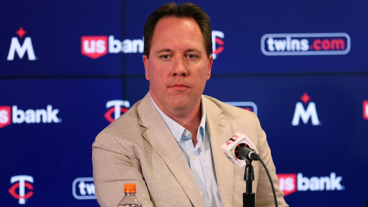 Twins part ways with lead executive Derek Falvey two weeks before spring training