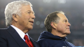 El segundo votante del Salón de la Fama explica la fría actitud de Bill Belichick: 'Voté por Robert Kraft, no contra Belichick'