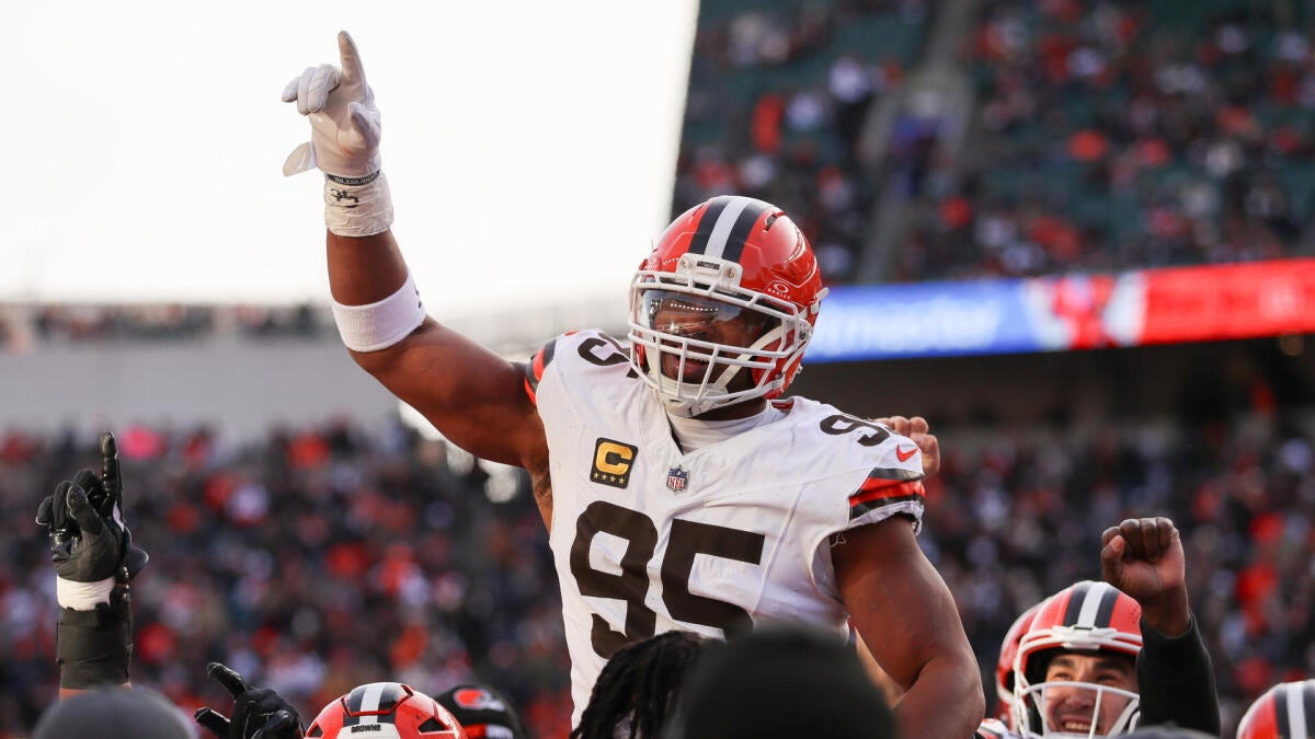 NFL Honors picks: CBS Sports experts crown MVP, other individual awards ahead of Thursday's reveal