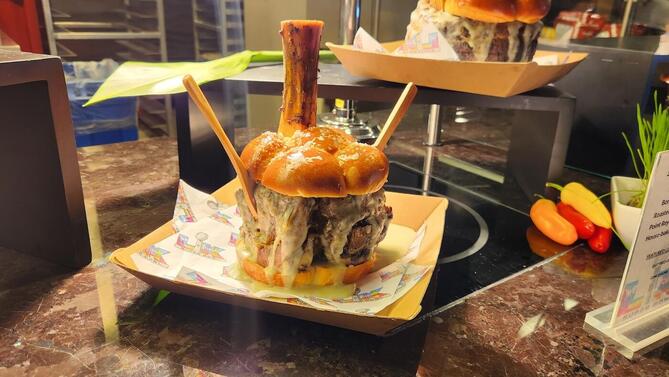 lx-burger-super-bowl.jpg
