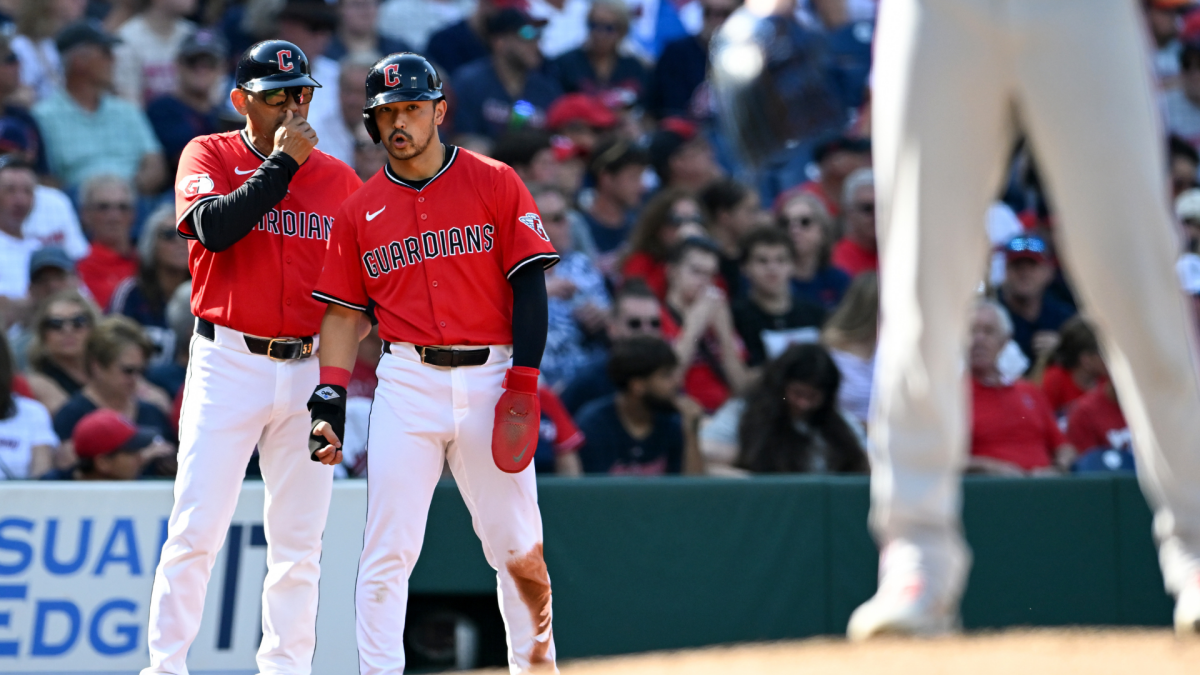 MLB owners approve new rule intended to cut down on pitch-tipping, per ...