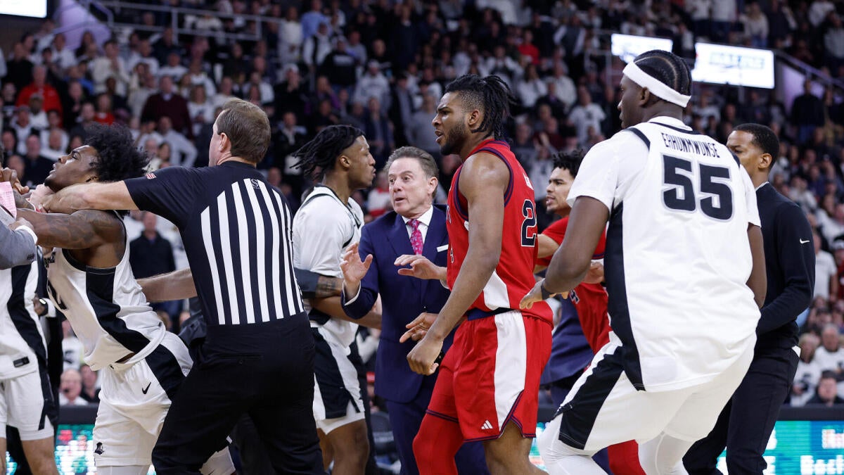 WATCH: Massive brawl breaks out between St. John's and Providence, six players ejected