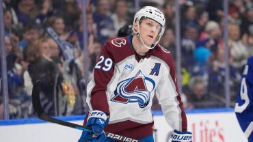 nathan-mackinnon.jpg