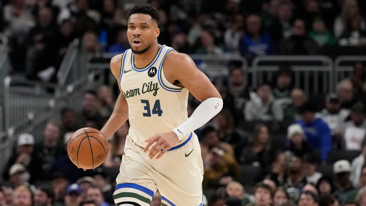 Giannis Antetokounmpo returns from harm, however even he cannot save the Bucks now