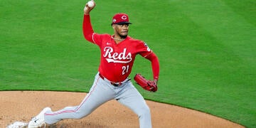 hunter-greene-cincinnati-reds-imagn-images.jpg