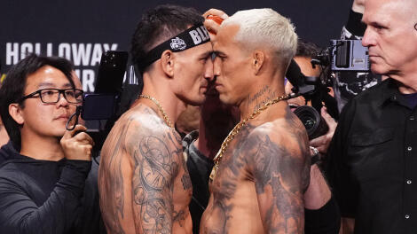 holloway-oliveira-weighins-faceoff.jpg