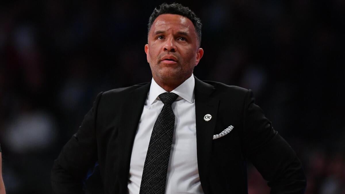 Georgia Tech fires Stoudamire after last-place ACC finish in third season