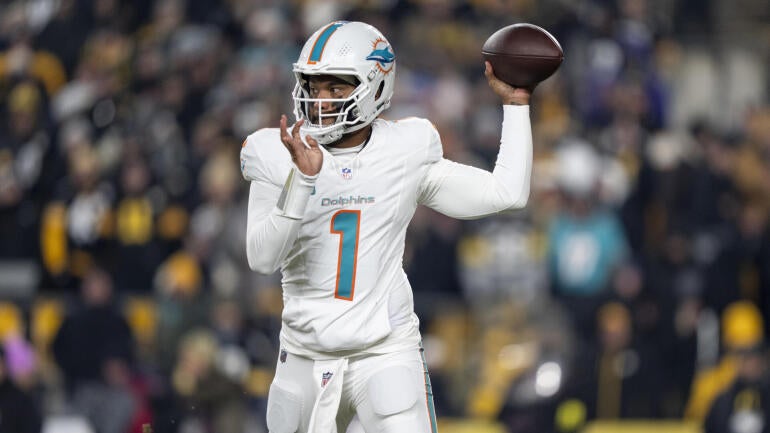 tua-tagovailoa-dolphins-2.jpg