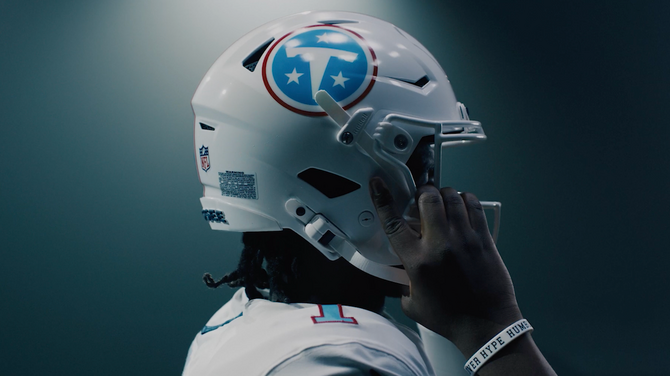 titans-new-helmet-photo.png