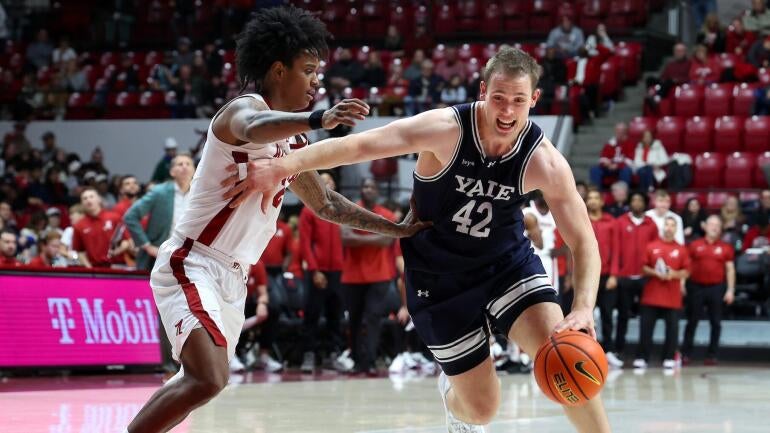 Nick-Townsend-Yale-Bulldogs