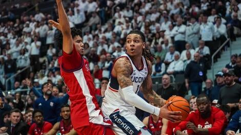 solo-ball-uconn-huskies-imagn-images-1.jpg