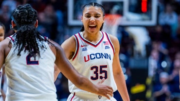 azzi-fudd-uconn-getty.png
