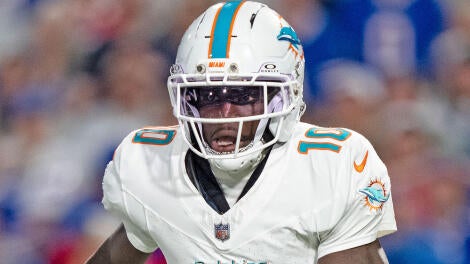 getty-tyreek-hill-dolphins.jpg