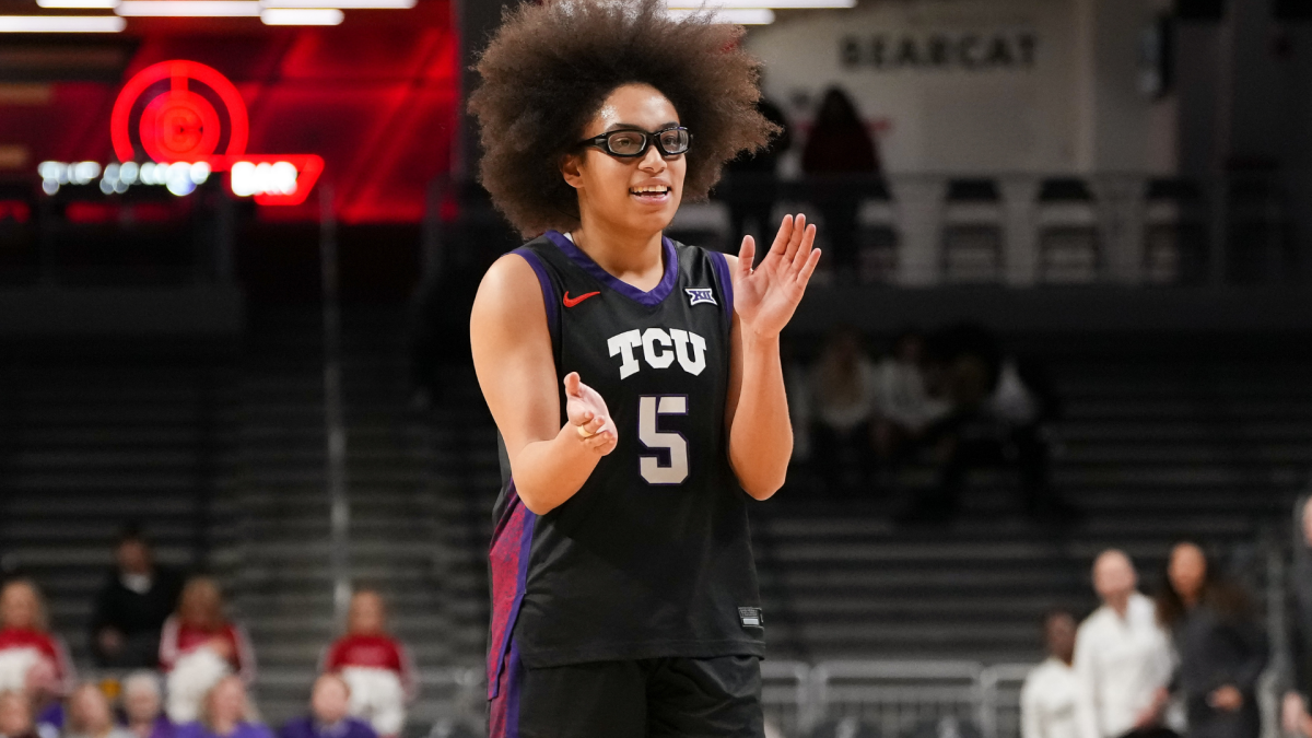 LIVE: Women's tournament highlights, analysis as first round tips off