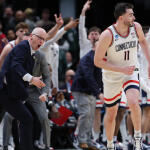 dan-hurley-alex-karaban-uconn.jpg