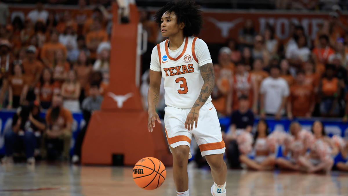 LIVE: Michigan runs past Louisville in Women's Sweet 16; Texas in action