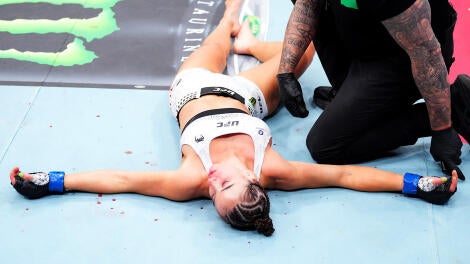 maycee-barber-ko-ufc-seattle-g.jpg