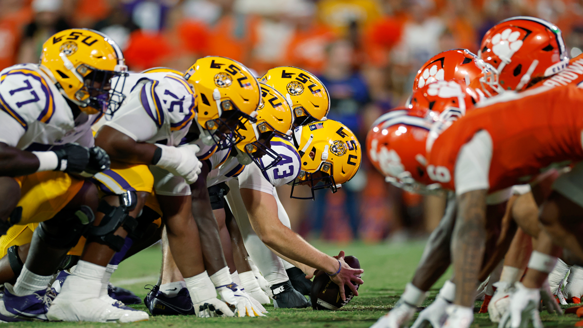 College football predictions: Way-too-early picks for Week 1 as LSU-Clemson, Notre Dame-Wisconsin lead slate