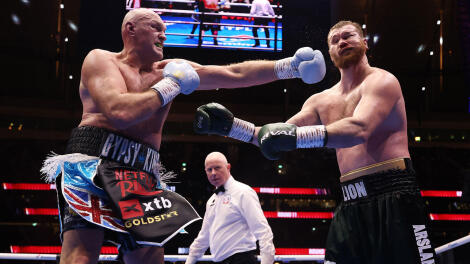 tyson-fury-arslanbek-action.jpg