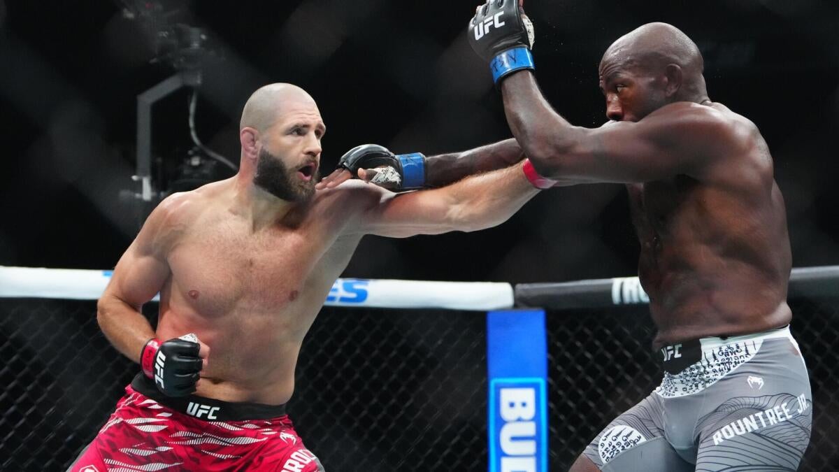 UFC 327 odds, props, card: Prochazka vs. Ulberg picks, predictions from 10,000 computer simulations