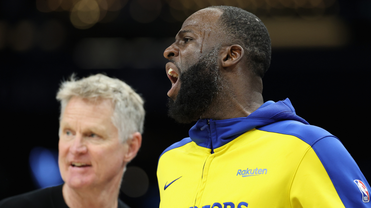Draymond Green ejected, eggs on crowd after incident with Devin Booker in final minute of Warriors-Suns game