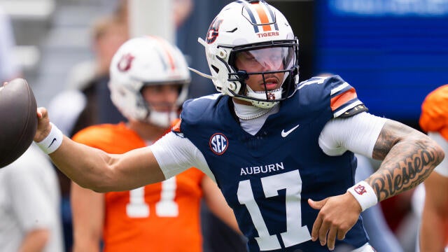 Everybody's bought into Auburn': Tigers land commitment from quarterback Gary  Chatman Jr.