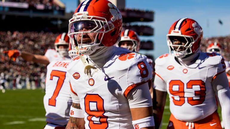 NCAA Football: Clemson at South Carolina
