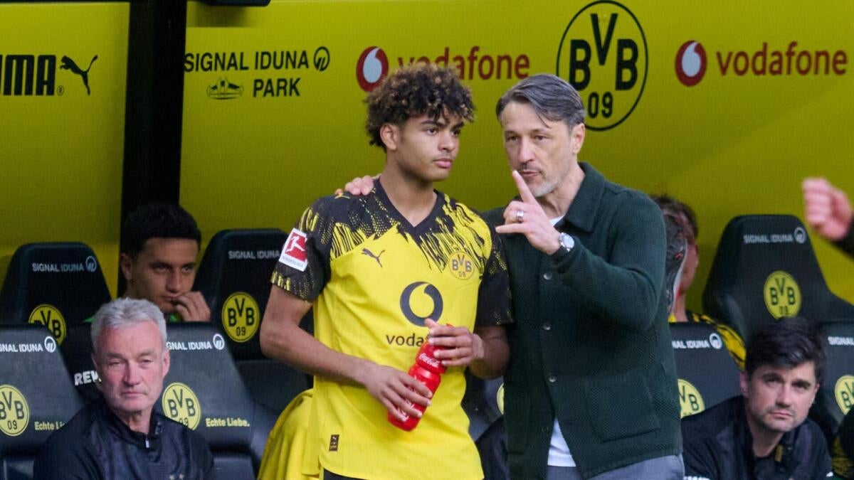 16-year-old American winger makes history in Borussia Dortmund debut