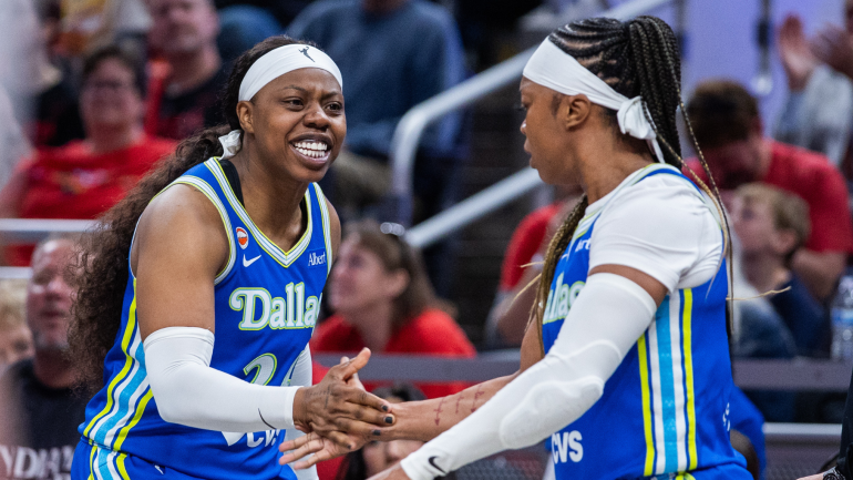 arike-ogunbowale-wnba-opening-weekend-celebrate.png