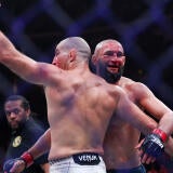 sean-strickland-khamzat-chimaev-embrace.jpg