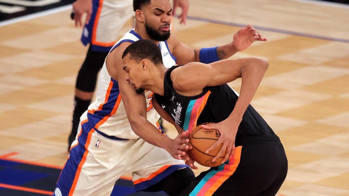 https://sportshub.cbsistatic.com/i/r/2026/06/01/f7050681-5ac5-42e9-b098-b7e19b95e34f/thumbnail/1200x675/71da9efd86d1a833b4c0f6bc8a59e2b5/wemby-towns-imagn.jpg