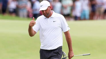 scottie-scheffler-thumbs-up.jpg
