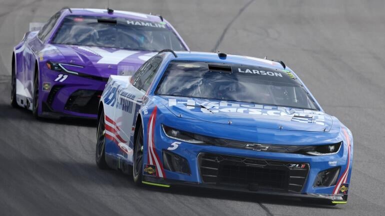 denny-hamlin-kyle-larson-nascar
