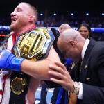 justin-gaethje-belts-flag-smile-white-house.jpg