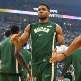 giannis-getty-45.png