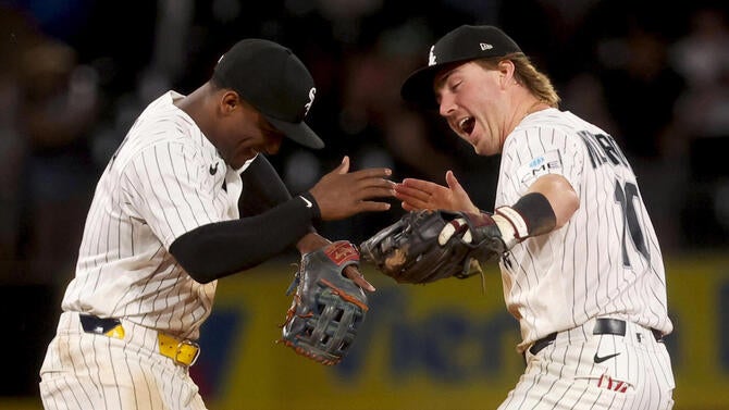 Luisangel Acuña Chase Meidroth White Sox celebrating