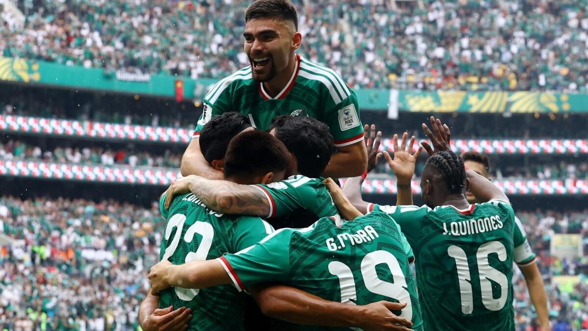 https://sportshub.cbsistatic.com/i/r/2026/06/18/84f5cf3a-98ca-406f-9442-6a3375564672/thumbnail/1200x675/40da0fc15e57d3b9249c476e943d9155/mexico-soccer.jpg