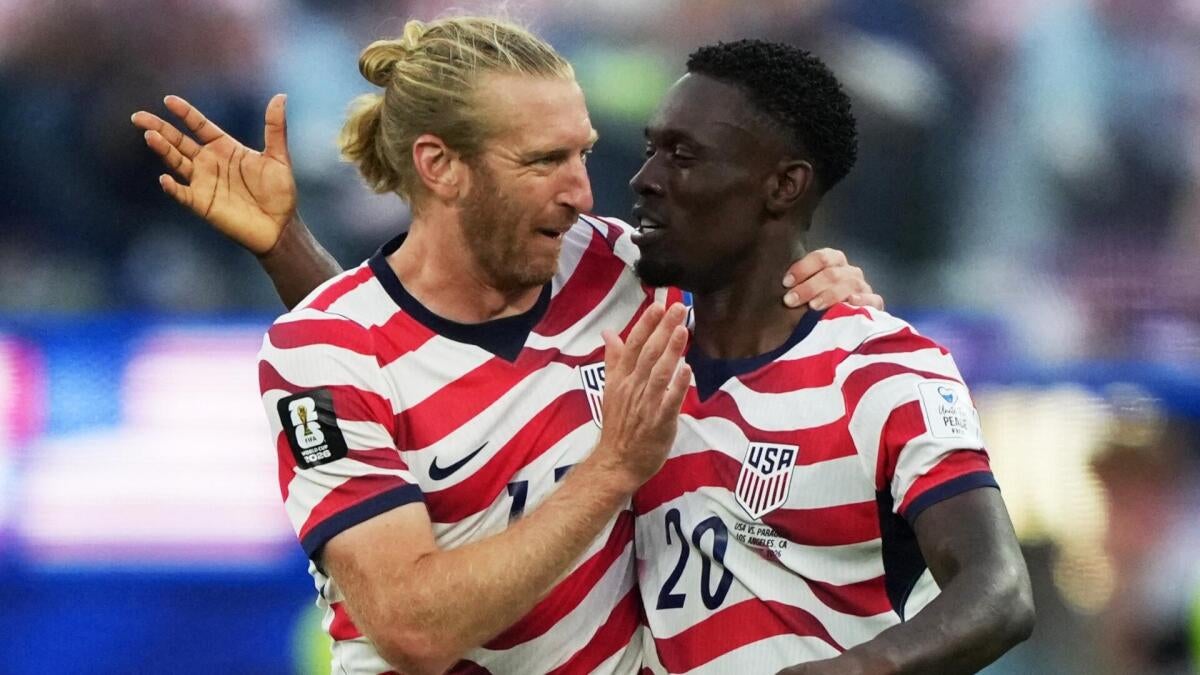 https://sportshub.cbsistatic.com/i/r/2026/06/19/02b57d60-867b-45dd-b049-9e4f92918a6e/thumbnail/1200x675/e532fc16ac3a0479bc6b3bfa605fc210/tim-ream-folarin-balogun-usa.jpg