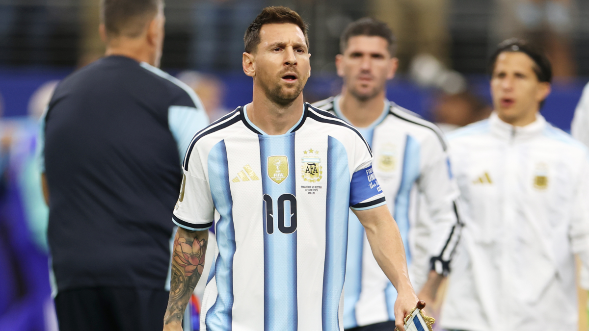Lionel Messi breaks all-time men's World Cup goal scoring record for Argentina vs. Austria
