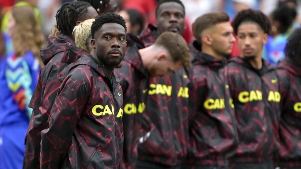 LIVE: Co-host Canada take on South Africa in first match of Round of 32