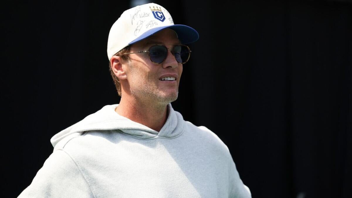 https://sportshub.cbsistatic.com/i/r/2026/06/29/cb0d9186-0311-4e9e-9d31-8e8cef89821e/thumbnail/1200x675/d9ca997f11a5dab074f6b06f00964f7e/tom-brady.jpg