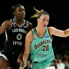 jackie-young-sabrina-ionescu.png