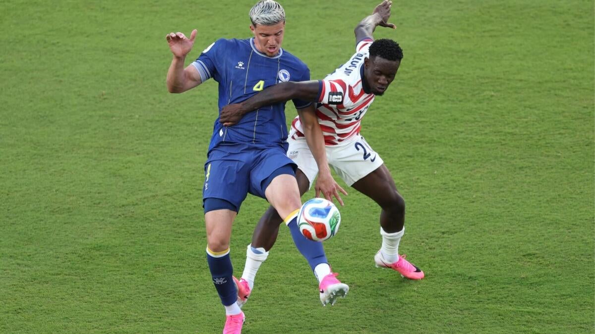 https://sportshub.cbsistatic.com/i/r/2026/07/02/d26389b6-9866-4bd4-9b6d-9f0ca1b9e98b/thumbnail/1200x675/e59aee4a0f432342c2957e999a46bc65/balogun.jpg