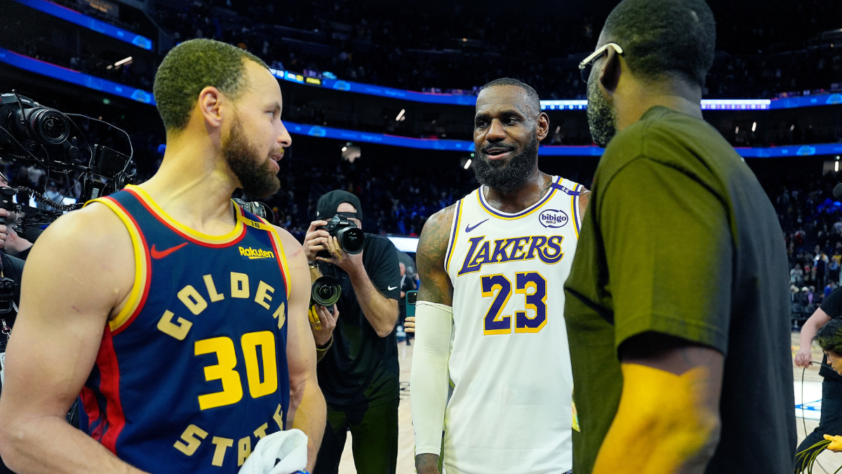 https://sportshub.cbsistatic.com/i/r/2026/07/03/4705f69f-23d6-4b1f-af24-6d046c5991e4/thumbnail/1200x675/3d554b191c4495a9c4cea25fd6d5cb45/steph-lebron-draymond-getty.png