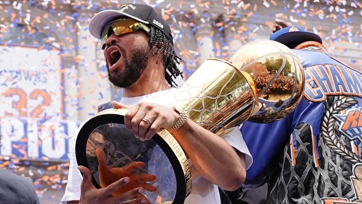 https://sportshub.cbsistatic.com/i/r/2026/07/07/0d94bac9-2615-4b3c-9eab-0cfffcb6fcc0/thumbnail/1200x675/57cd2c24efa584c3411c155ce6f55dbc/brunson-trophy.jpg
