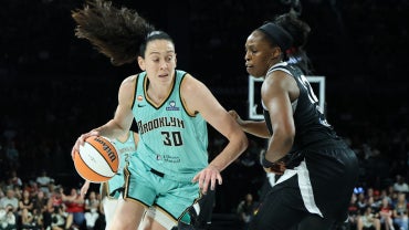 breanna-stewart-chelsea-gray-liberty-aces.png