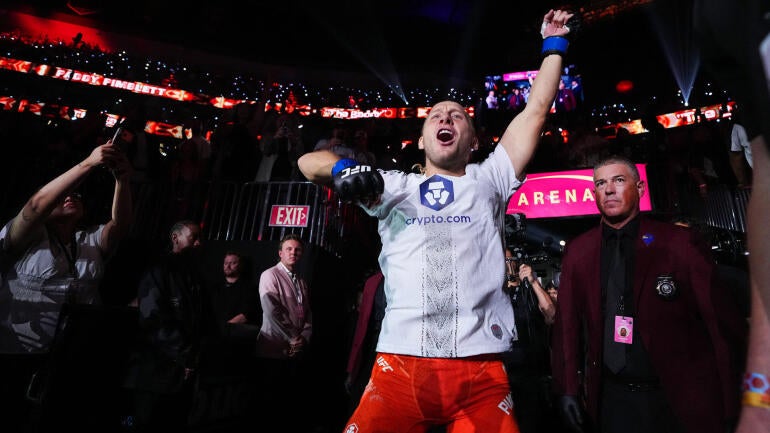 paddy-pimblett-ufc-329-walkout.jpg