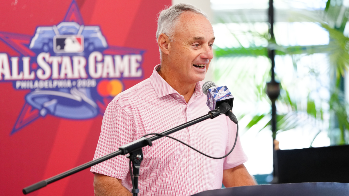 https://sportshub.cbsistatic.com/i/r/2026/07/14/45155450-9d03-4831-bc99-6a7877300780/thumbnail/1200x675/fed093b9049c5d145547147f636c6923/manfred-getty-2.png