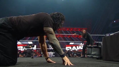 seth-rollins-roman-reigns-wwe-raw.png