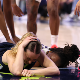 bueckers-ogwumike-injury.png